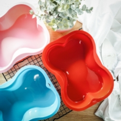 Cake Pan - Dog Bone Silicone - OLDPANBRD